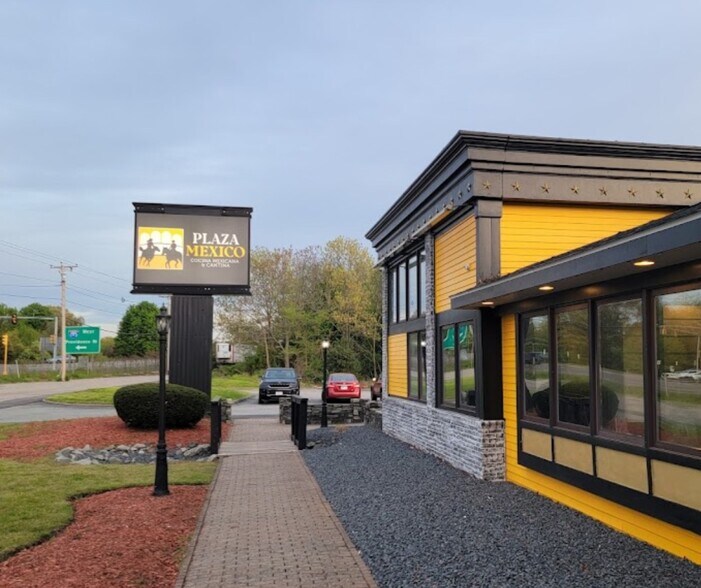 More Photos Of 821 Fall River Ave, Seekonk Restaurant For Sale