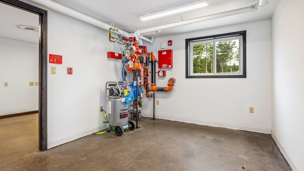 More Photos Of 1025 Pyle Dr, Kingsford Industrial For Sale