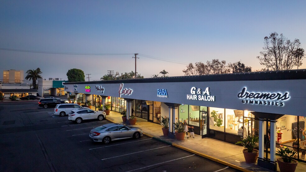 More Photos Of 369 E 17th St, Costa Mesa Storefront Retail Office For Lease