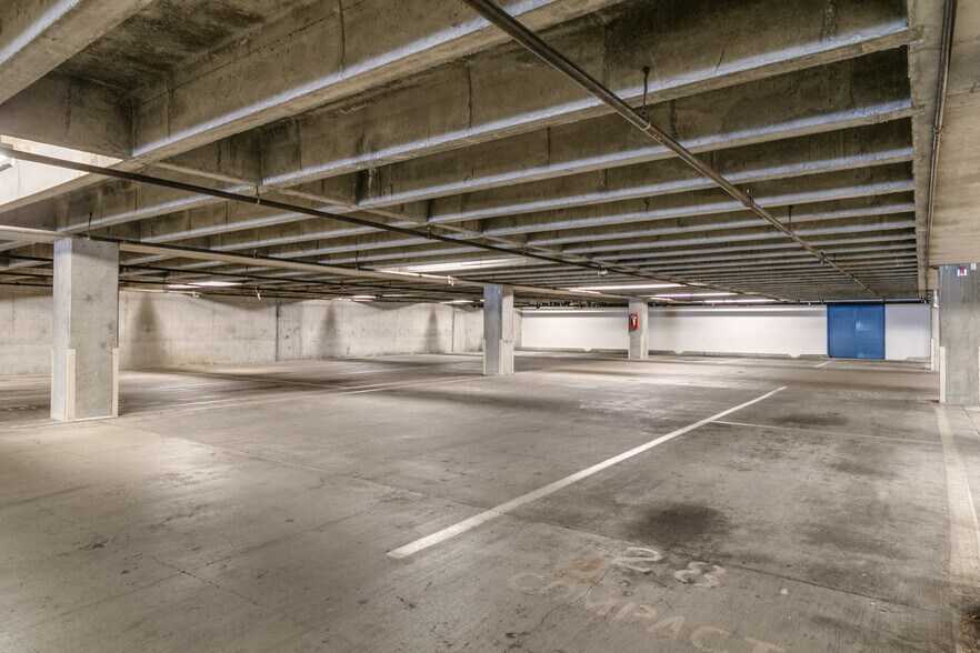 More Photos Of 5100 S Macadam Ave, Portland Unknown For Lease