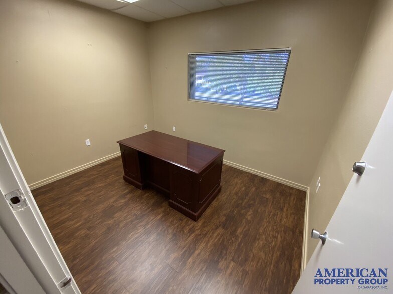 More Photos Of 3920 Bee Ridge Rd, Sarasota Medical For Sale