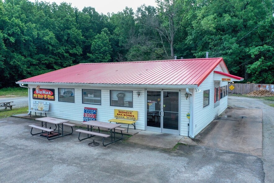 More Photos Of 19062 Main St W, Huntingdon Specialty For Sale