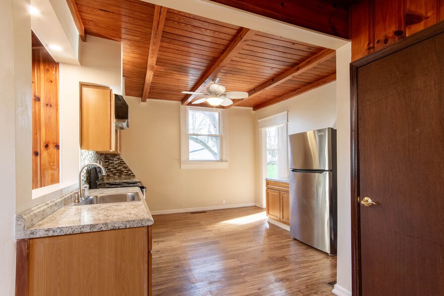 More Photos Of 1530 Ebenezer Rd, Rock Hill Office For Sale