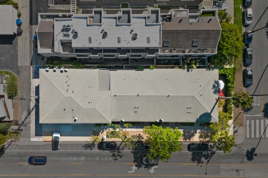 Primary Photo Of 2114 Montana Ave, Santa Monica Apartments For Sale