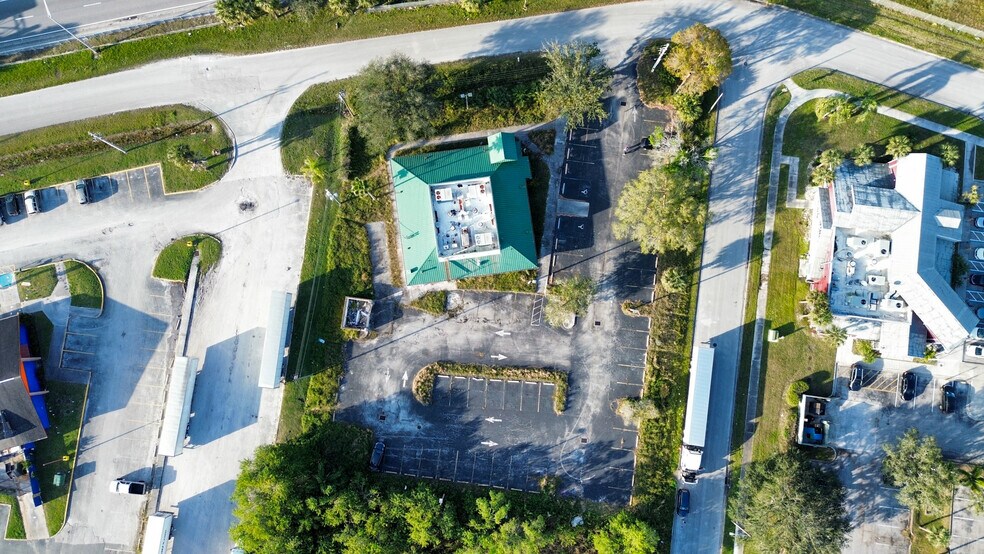 More Photos Of 6501 Darter Ct, Fort Pierce Restaurant For Sale