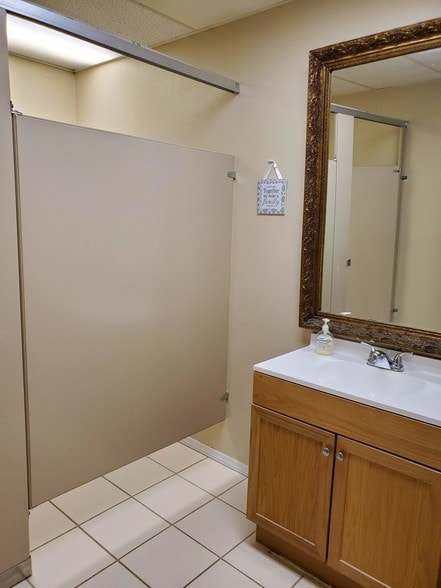 More Photos Of 2439 W 16th St, Indianapolis Storefront Retail Office For Sale