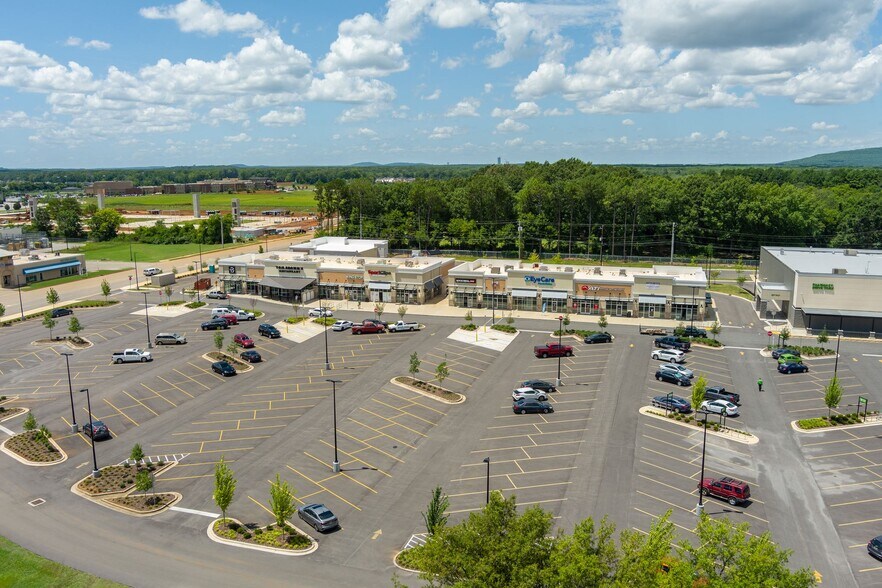 More Photos Of 9032 Memorial Pky SW, Huntsville Unknown For Lease