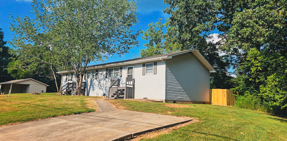 More Photos Of 1801 Ridgewood Dr, Murray Specialty For Sale