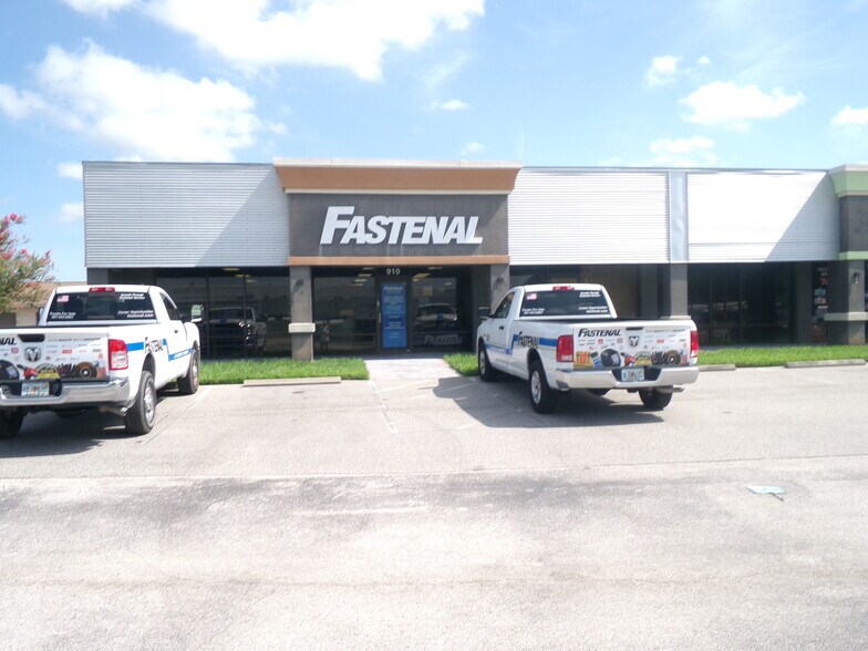 Primary Photo Of 904-910 Magnolia Ave, Auburndale General Retail For Lease