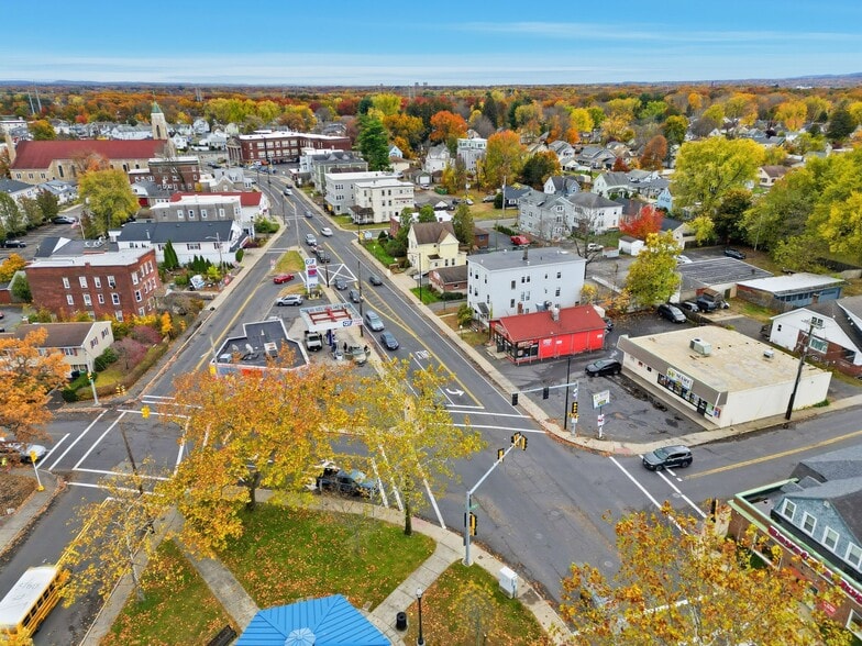 More Photos Of 641 Grattan St, Chicopee Office For Lease