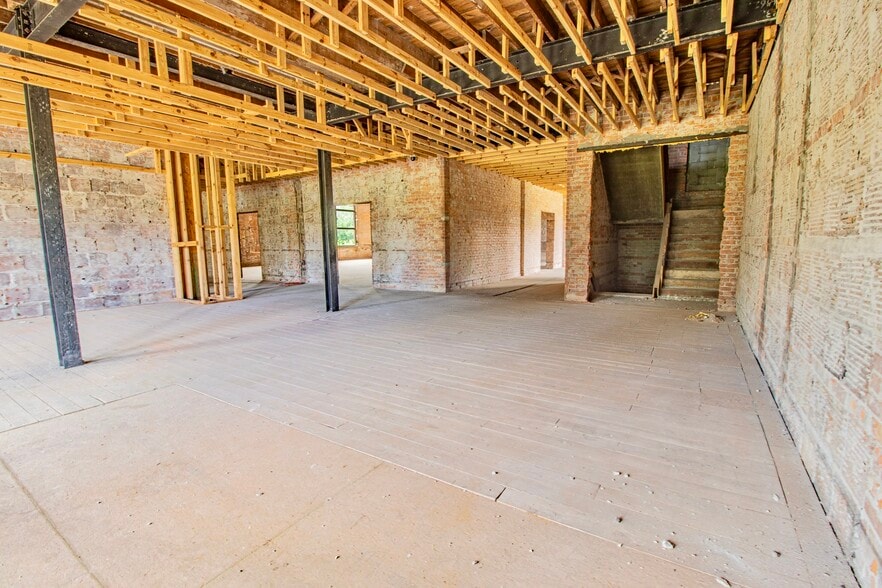 More Photos Of 5961 14th St, Detroit General Retail For Sale