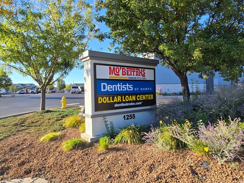 More Photos Of 1255 N Happy Valley Rd, Nampa Restaurant For Sale