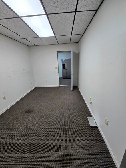 More Photos Of 3895 N Euclid Ave, Bay City Office For Sale