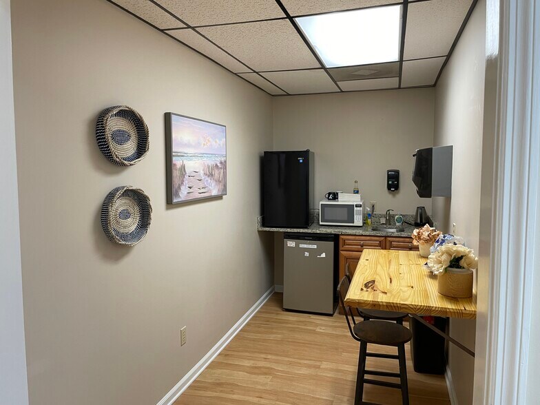 More Photos Of 910 S 8th St, Fernandina Beach Loft Creative Space For Lease