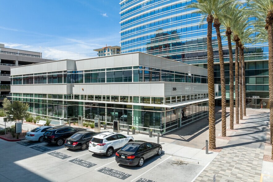 More Photos Of 2325 E Camelback Rd, Phoenix Coworking Space