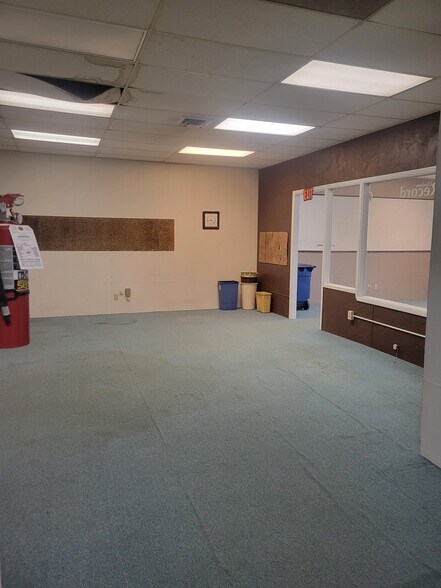 More Photos Of 248 W 2nd St, Chadron Warehouse For Sale