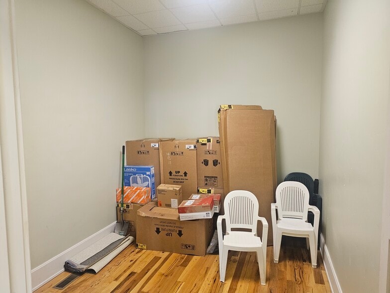 More Photos Of 2 S Main St, Coalville Loft Creative Space For Lease