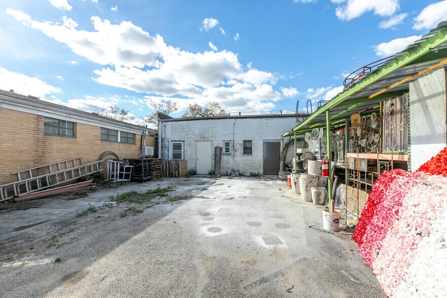 More Photos Of 3031 Long Beach Rd, Oceanside Storefront For Sale