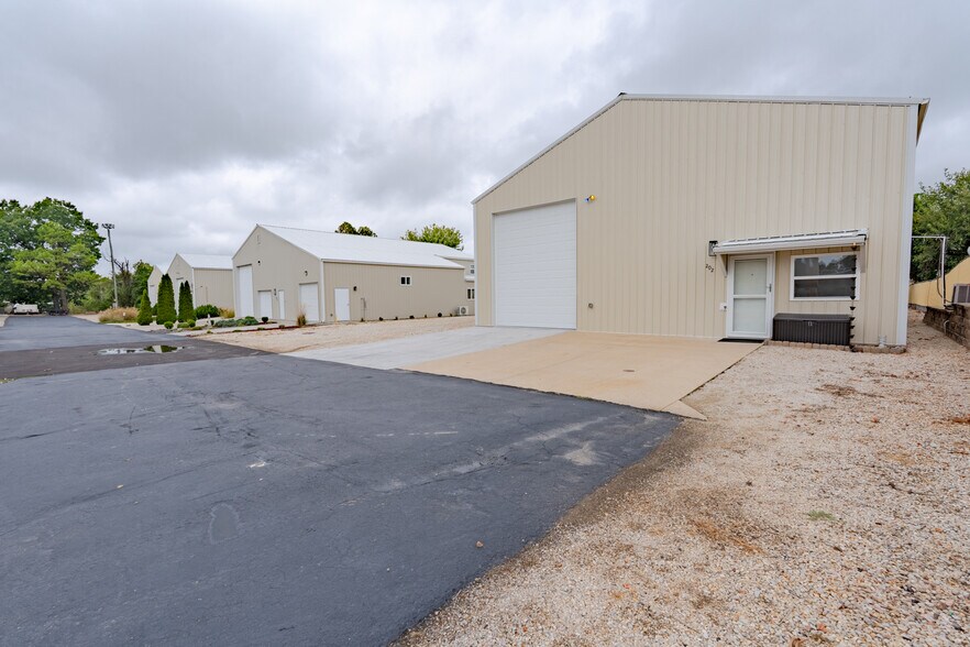 More Photos Of 202 Hemi Ln, Gravois Mills Specialty For Sale