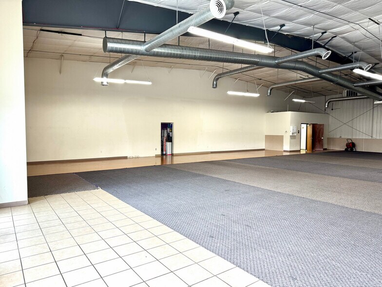 More Photos Of 1212 Ridge Rd, Cheyenne Warehouse For Lease
