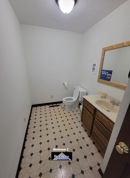 More Photos Of 3111 McClelland Blvd., Joplin Office For Sale