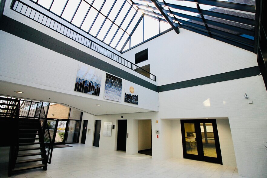 More Photos Of 200 Chisholm Pl, Plano Office For Lease