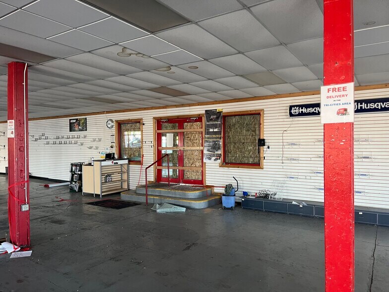 More Photos Of , Kennewick General Retail For Sale