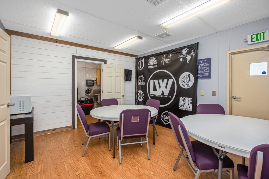 More Photos Of 1255 Mountainview Rd, King Religious Facility For Sale