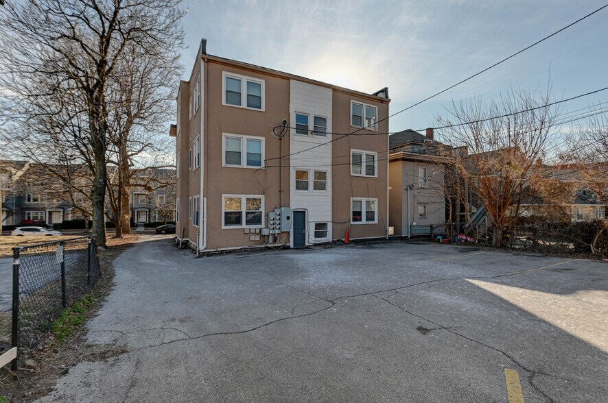More Photos Of 206-208 W 34th St, Kansas City Apartments For Sale