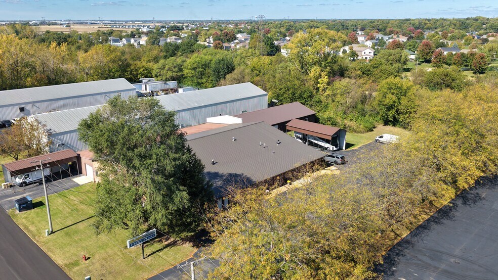 Primary Photo Of 14440 W Edison Dr, New Lenox Manufacturing For Sale