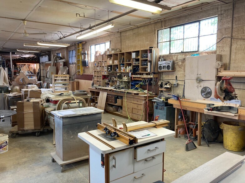 More Photos Of 1476 Prospect St, Ewing Light Manufacturing For Sale