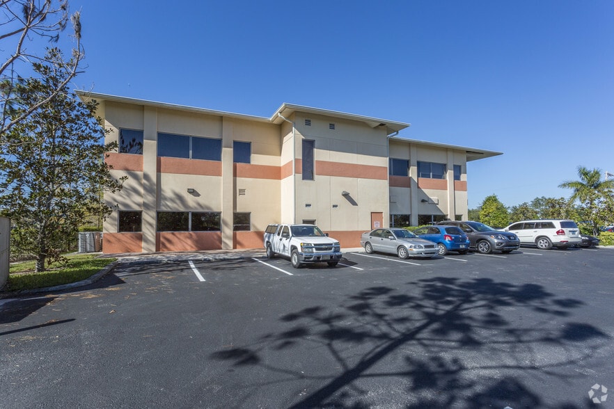 More Photos Of 3507 Lee Blvd, Lehigh Acres Loft Creative Space For Lease