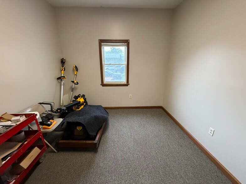 More Photos Of 624 E Main St, Lancaster Office For Lease