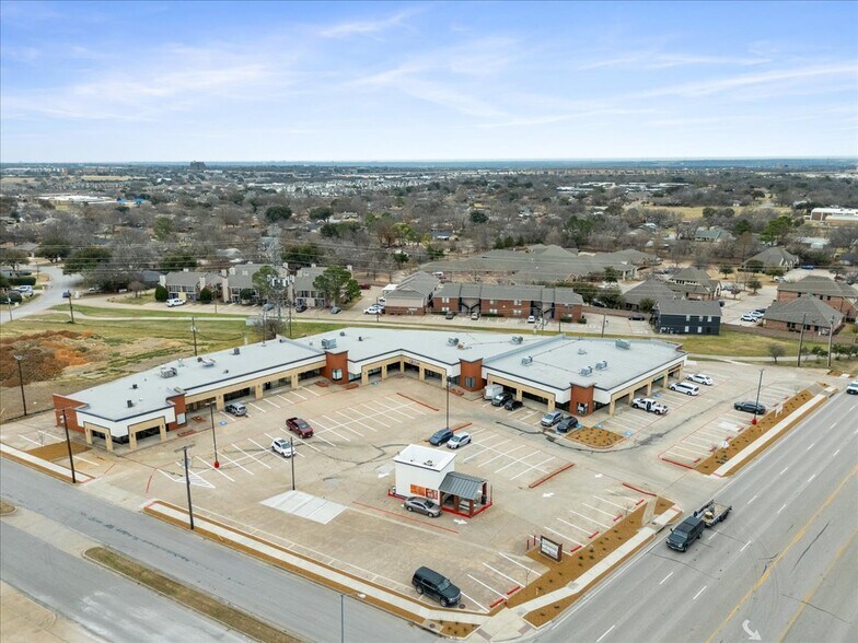 More Photos Of 5750 Davis Blvd, North Richland Hills Unknown For Lease