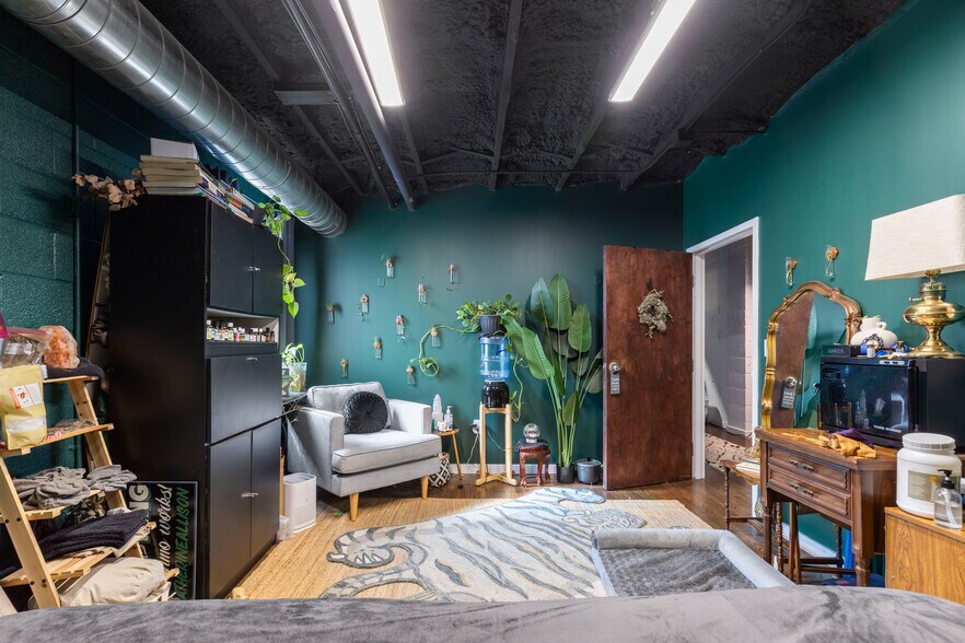 More Photos Of 2614 W Cary St, Richmond Freestanding For Sale