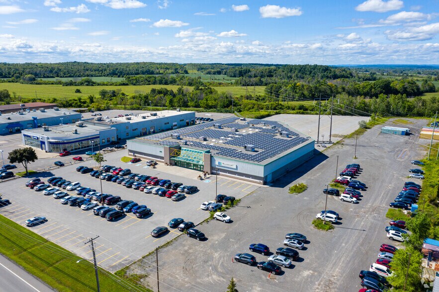 More Photos Of 2175 Robertson Rd, Ottawa Light Distribution For Lease