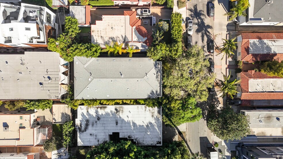 More Photos Of 525 N Sweetzer Ave, Los Angeles Apartments For Sale