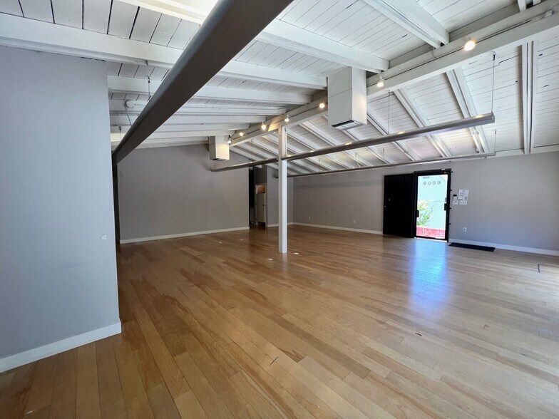 More Photos Of 6009 Melrose Ave, Los Angeles Loft Creative Space For Lease
