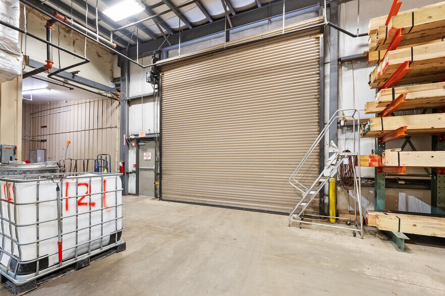 More Photos Of 2 Sunshine Blvd, Ormond Beach Light Distribution For Lease
