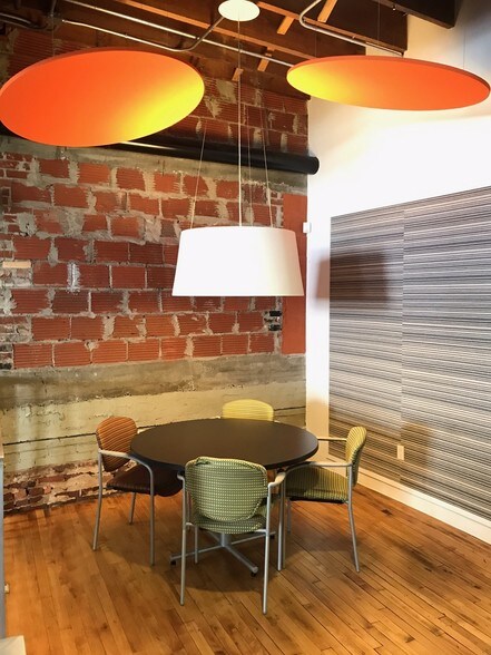 More Photos Of 1525 Hendry St, Fort Myers General Retail For Sale