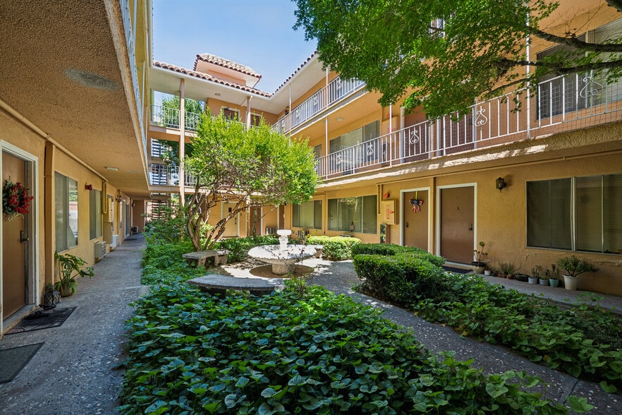 More Photos Of 1183 Saranap Ave, Walnut Creek Apartments For Sale