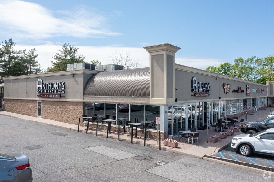 More Photos Of 6401 Jericho Tpke, Commack Restaurant For Lease