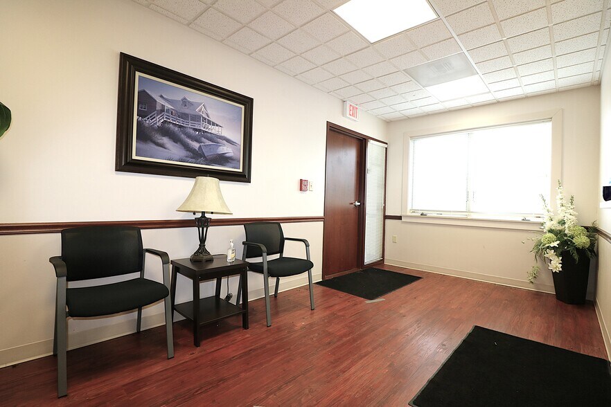 More Photos Of 136 N Ridge St, Monroeville Medical For Sale