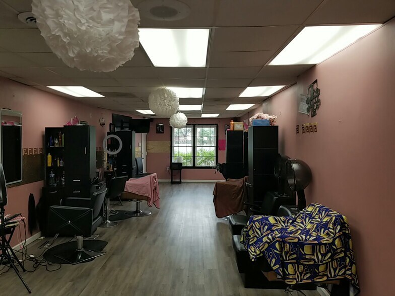 More Photos Of 4700 Stamp Rd, Marlow Heights General Retail For Lease