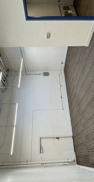 More Photos Of 970 Terra Bella Ave, Mountain View Research And Development For Lease