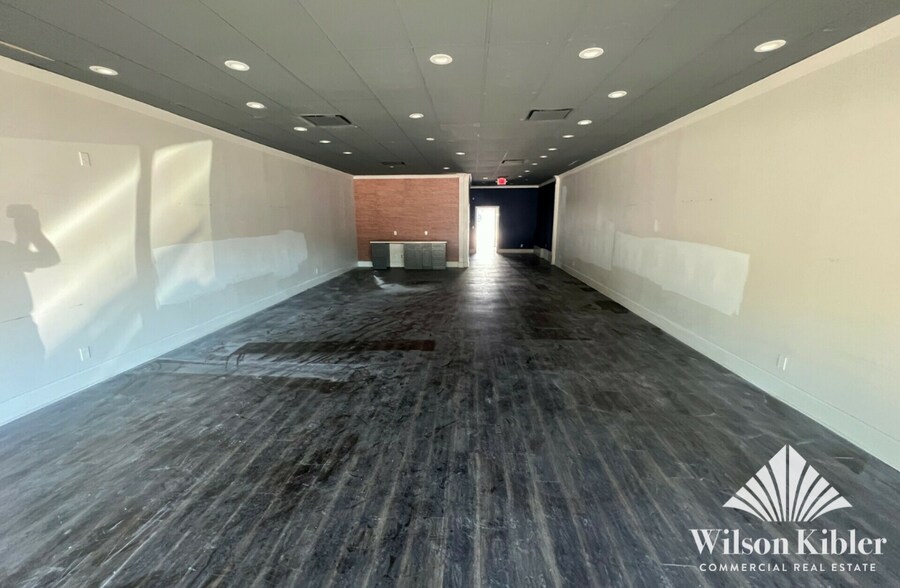 More Photos Of 3211 Devine St, Columbia General Retail For Sale