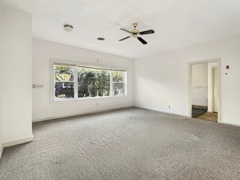 More Photos Of 1135 Route 9D, Garrison Storefront Retail Residential For Lease