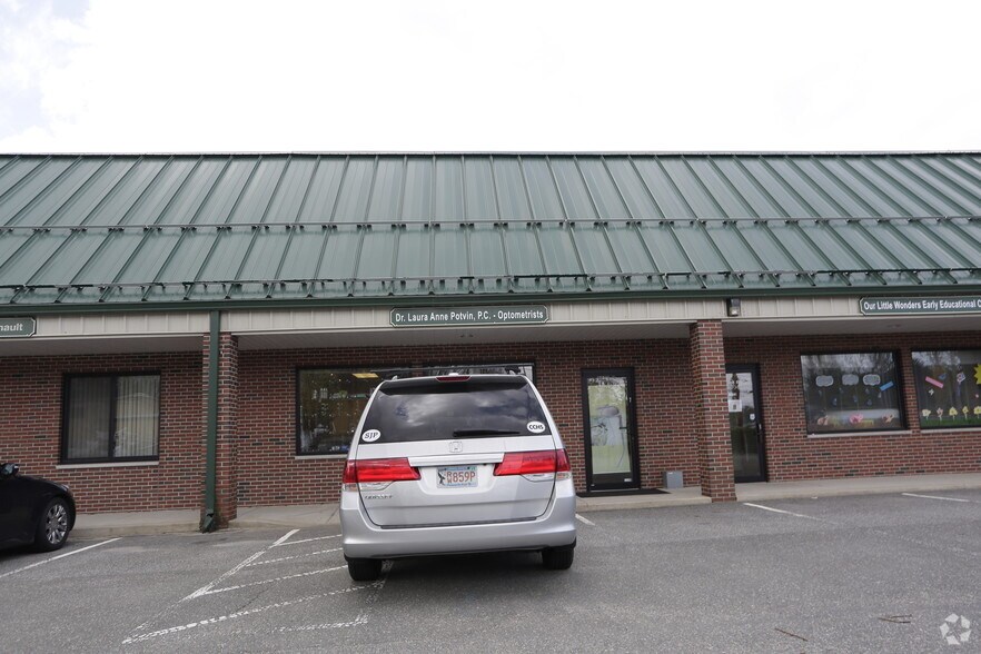 More Photos Of 939-941 Salem St, Groveland Storefront Retail Office For Sale