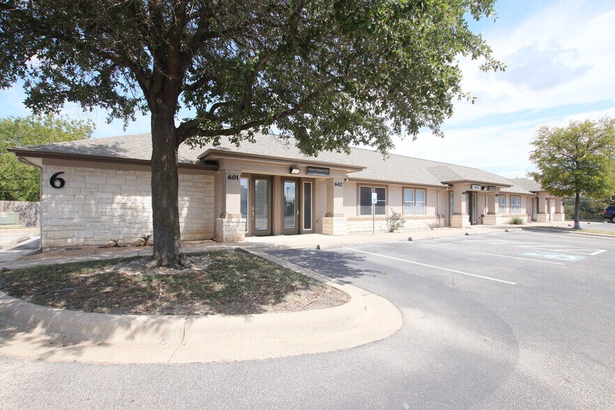 More Photos Of 1508 Dessau Ridge Ln, Austin Medical For Sale