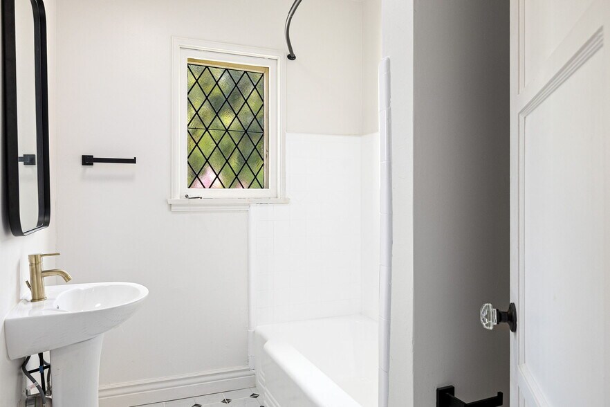 More Photos Of 1458 E Wilson Ave, Glendale Apartments For Sale